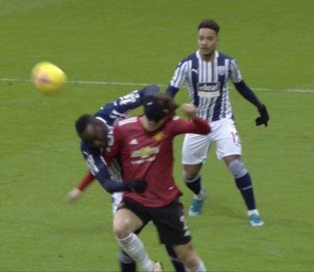 欧冠app注册下载-迪亚涅捂眼中卫冲顶 索帅：马圭尔同款进球就被吹